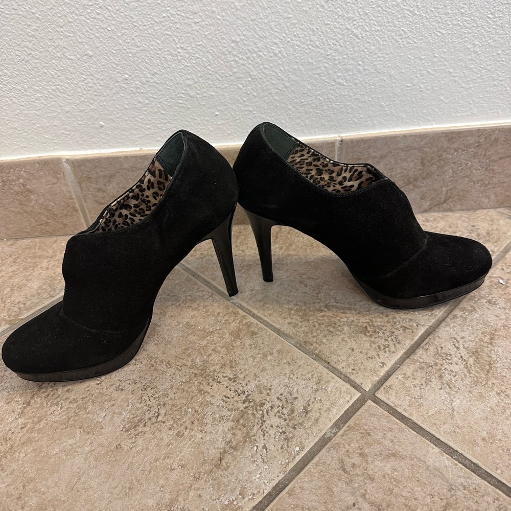 High heel bootie size 7 1/2